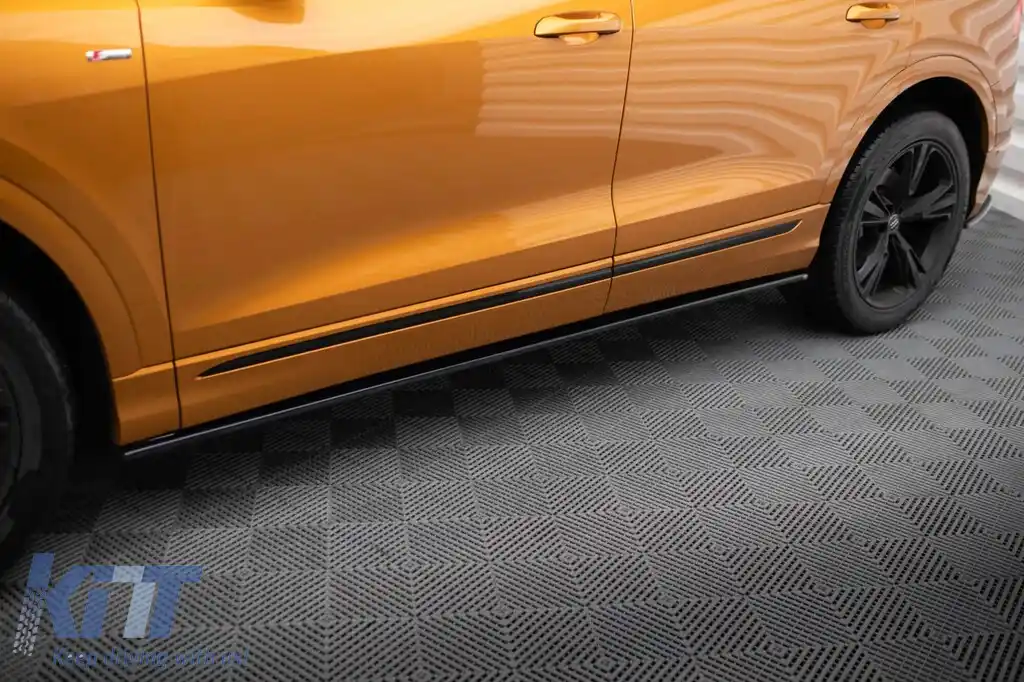 Aditive Maxton Design pentru praguri Audi Q8 S-Line după 2018, lac negru-image-6140418