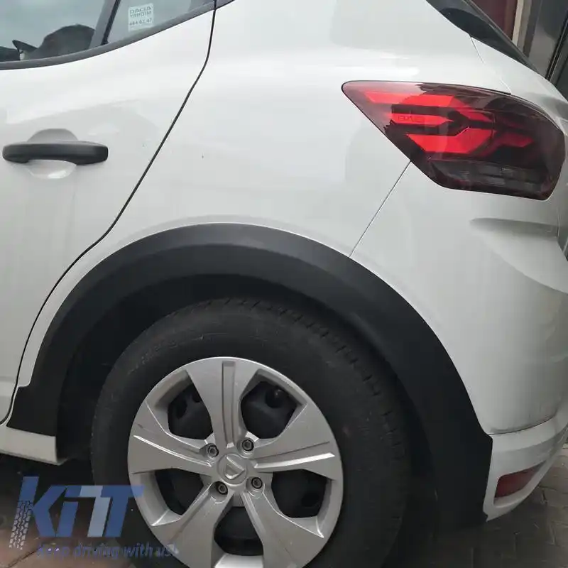 Aripi extinse potrivite pentru Dacia Sandero 2021+ 