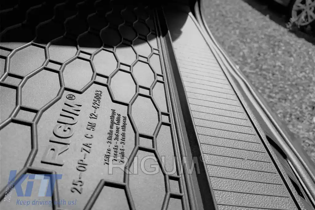 Covor de cauciuc pentru portbagaj de la Rigum, potrivit pentru Opel Zafira C cu 5 locuri după 2012-image-6225434