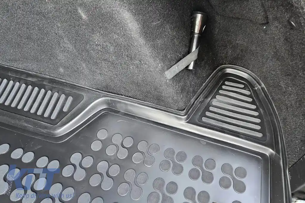 Covor de cauciuc pentru portbagaj de la Rezaw-Plast potrivit pentru Opel Insignia B hatchback după 2017-image-6218088