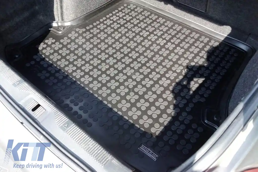 Covor de cauciuc pentru portbagaj de la Rezaw-Plast potrivit pentru Skoda Octavia sedan, hatchback 2004-2013-image-6218497