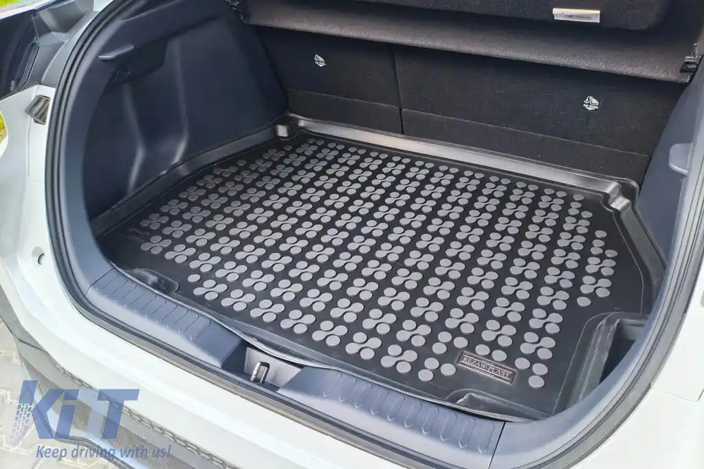 Covor de cauciuc pentru portbagaj de la Rezaw-Plast potrivit pentru Toyota C-HR HeV, PHeV după 2023 cu podeaua portbagajului în poziția inferioară, versiune cu baterie în portbagaj, 1 bucată, negru-image-6218678