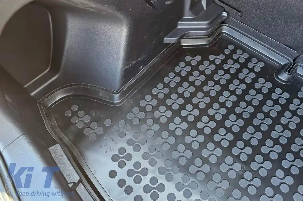 Covor de cauciuc pentru portbagaj de la Rezaw-Plast potrivit pentru Toyota Yaris Cross după 2021 pentru versiunea de model fără podea de portbagaj ajustabilă, benzină FWD-image-6218927