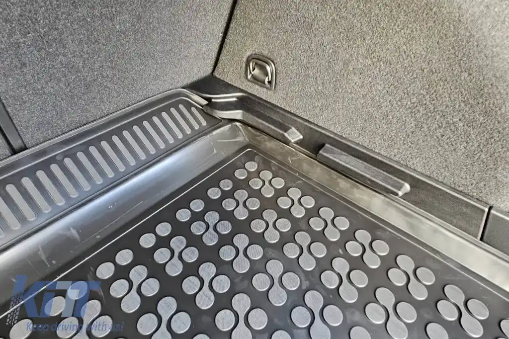 Covor de cauciuc pentru portbagaj de la Rezaw-Plast potrivit pentru Volkswagen Golf VIII break, Mild Hybrid după 2019 cu podeaua portbagajului în poziția inferioară-image-6218982