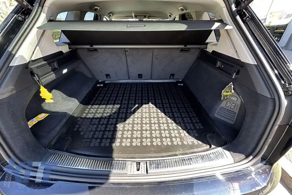 Covor de portbagaj din cauciuc de la Rezaw-Plast potrivit pentru VW Touareg după 2018 cu 5 locuri-image-6219176