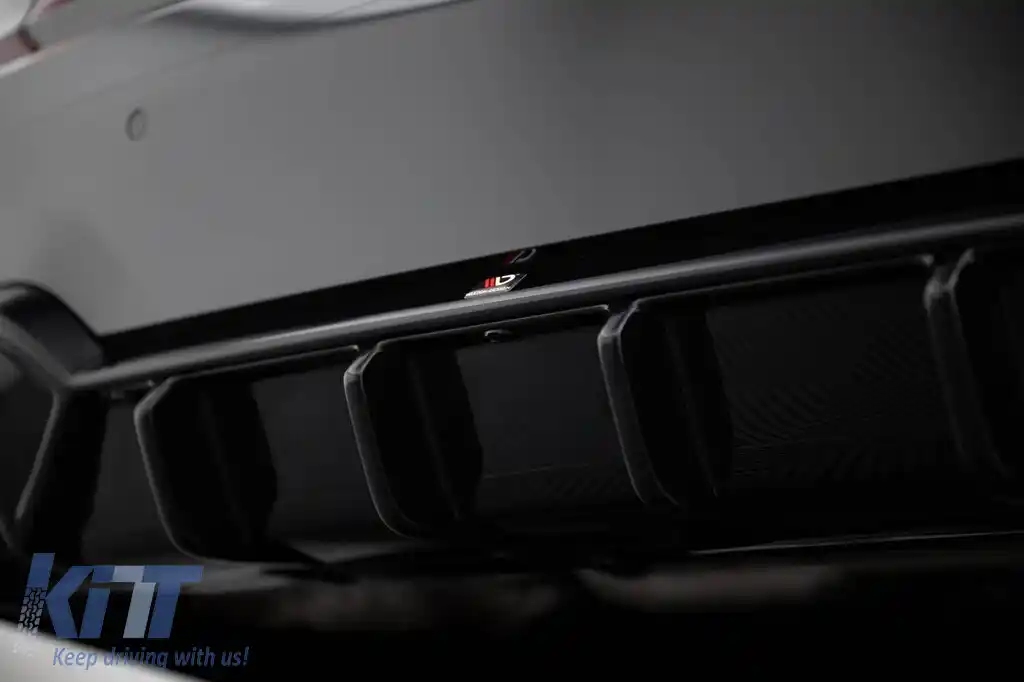 Difuzor Maxton Design potrivit pentru bara spate a BMW Seria 3 G20 sedan, G21 break cu pachet M 2018-2022, lac negru, potrivit pentru vehicule cu cârlig de remorcare-image-6236146