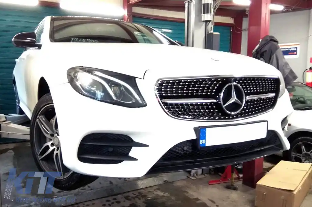 Grilă diamantată crom/neagră potrivită pentru Mercedes E-Class W213 sedan, S213 break, C238 coupe, A238 cabriolet 2016-2019 cu deschidere pentru cameră-image-6236954