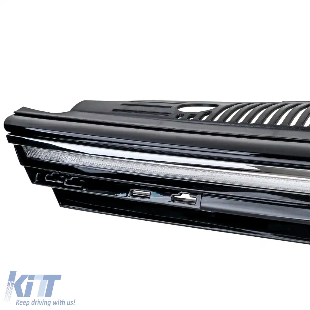 Grilă sport cu bandă cromată iluminată, potrivită pentru VW Golf 8 din 2019-image-6278008