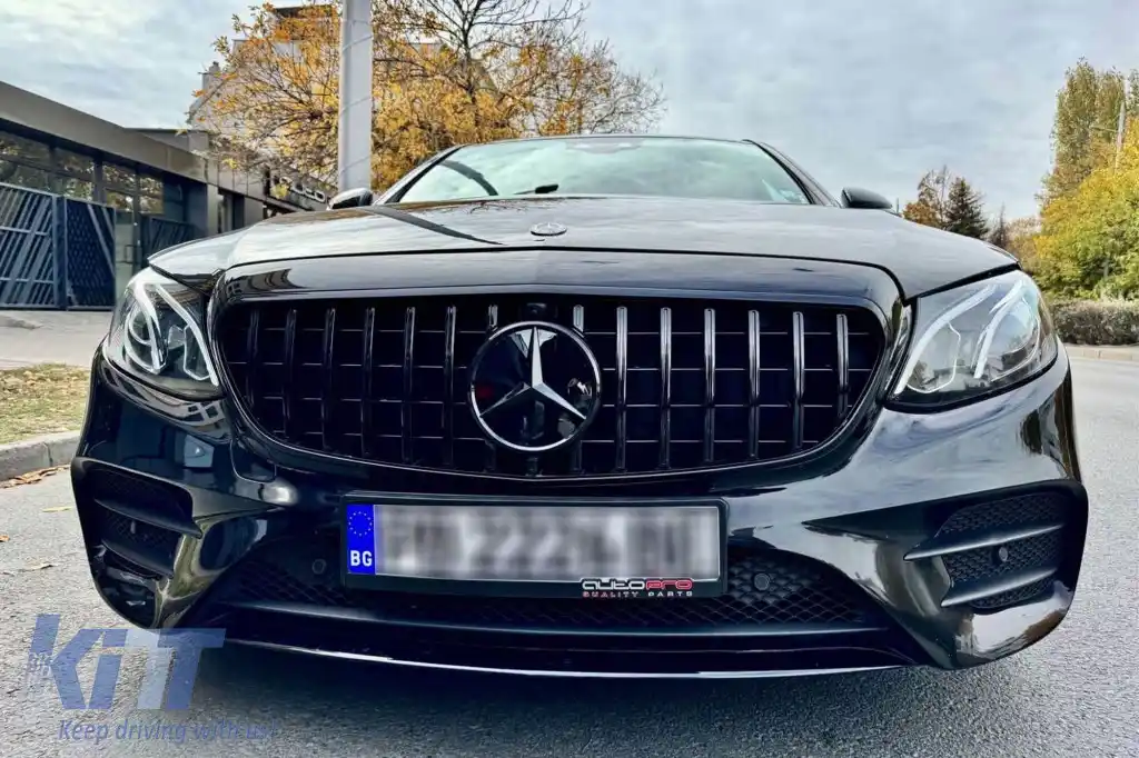 Grilă tip GT cu lac negru, potrivită pentru Mercedes E-Class W213 sedan, S213 break, C238 coupé, A238 cabriolet 2016-2019 cu deschidere pentru cameră-image-6265565