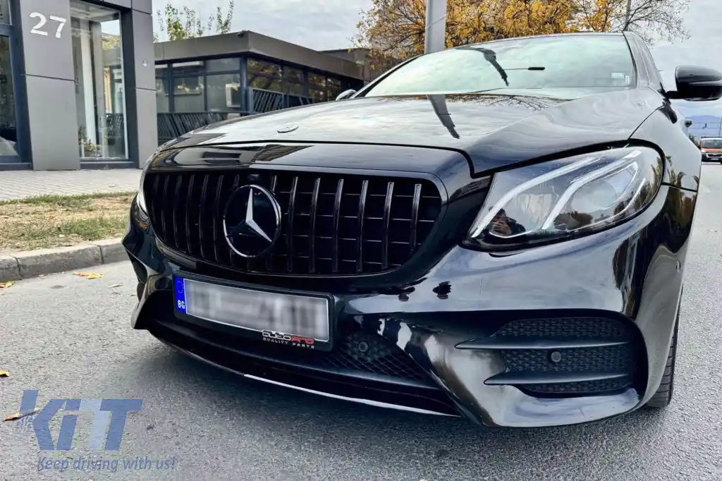 Grilă tip GT cu lac negru, potrivită pentru Mercedes E-Class W213 sedan, S213 break, C238 coupé, A238 cabriolet 2016-2019 cu deschidere pentru cameră-image-6265566