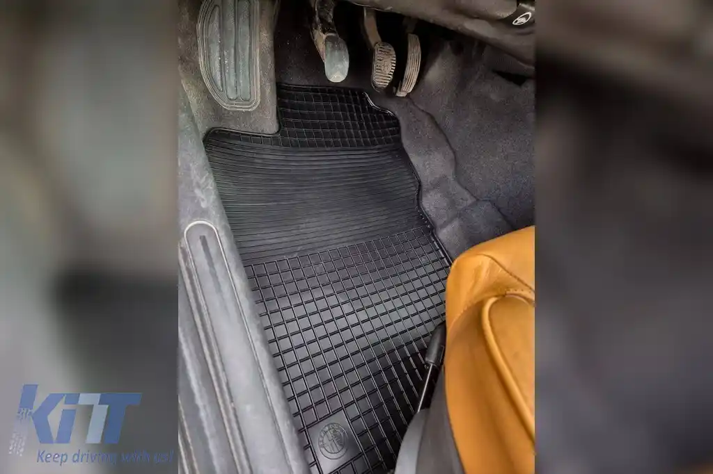 Mochete din cauciuc Gumarny Zubri potrivite pentru Alfa Romeo 147 2000-2010, set de 4 piese, culoare neagră-image-6251373