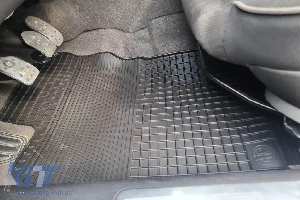 Mochete din cauciuc Gumarny Zubri potrivite pentru Alfa Romeo 147 2000-2010, set de 4 piese, culoare neagră-image-6251376