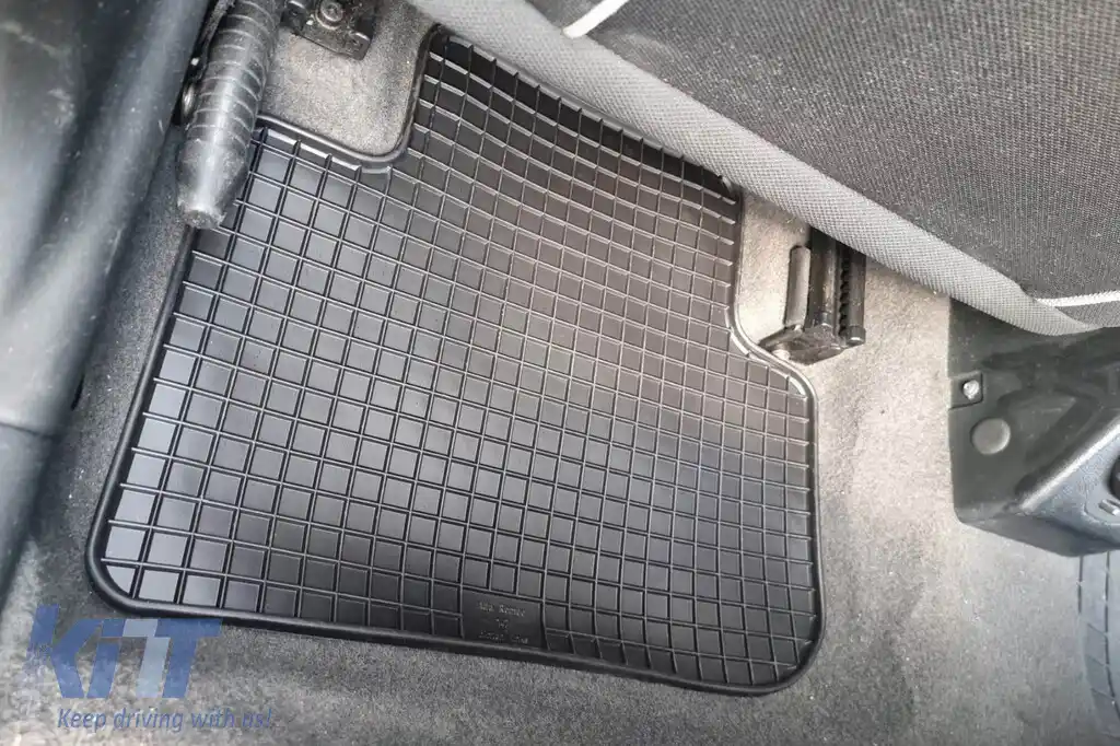 Mochete din cauciuc Gumarny Zubri potrivite pentru Alfa Romeo 147 2000-2010, set de 4 piese, culoare neagră-image-6251379