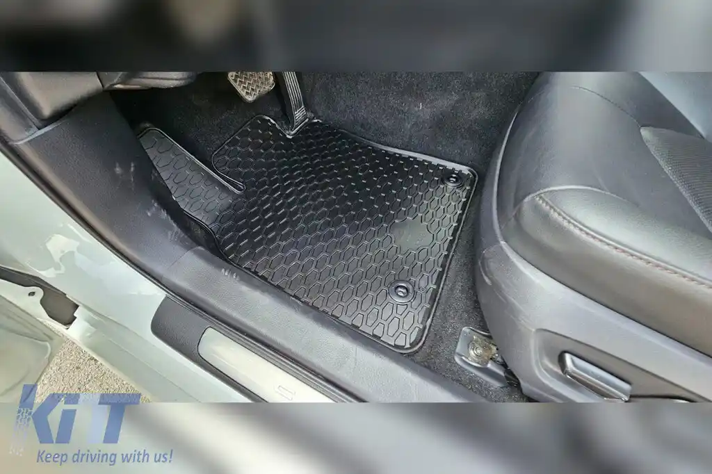 Mochete din cauciuc Gumarny Zubri potrivite pentru Toyota Camry după 2018, set de 4 piese, culoare neagră-image-6252354