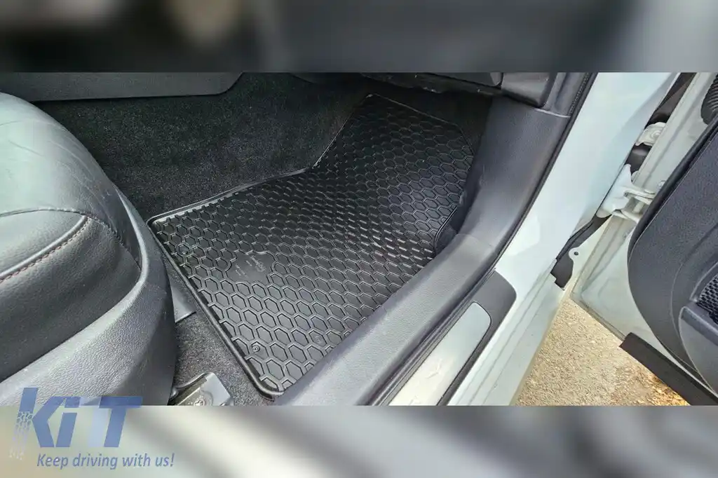 Mochete din cauciuc Gumarny Zubri potrivite pentru Toyota Camry după 2018, set de 4 piese, culoare neagră-image-6252355