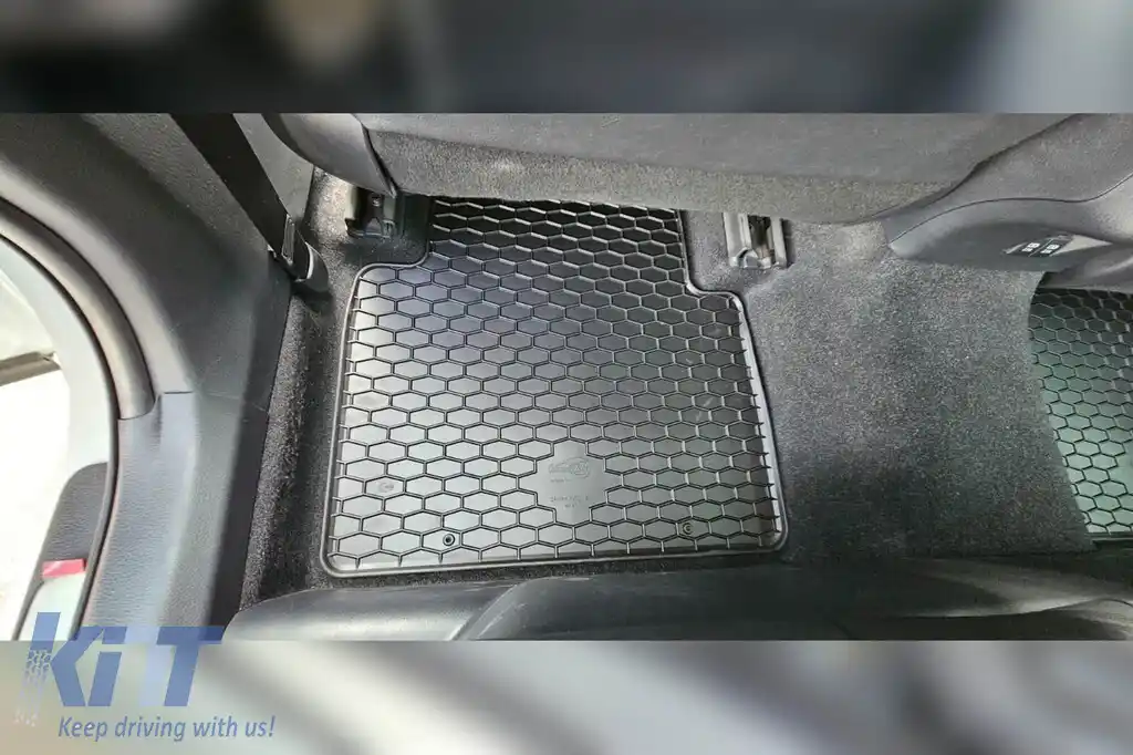 Mochete din cauciuc Gumarny Zubri potrivite pentru Toyota Camry după 2018, set de 4 piese, culoare neagră-image-6252356