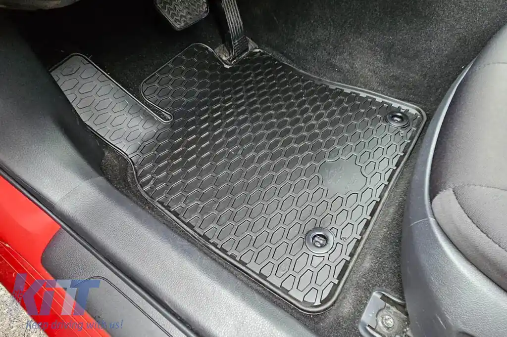 Mochete din cauciuc Gumarny Zubri potrivite pentru Toyota Camry după 2018, set de 4 piese, culoare neagră-image-6252358