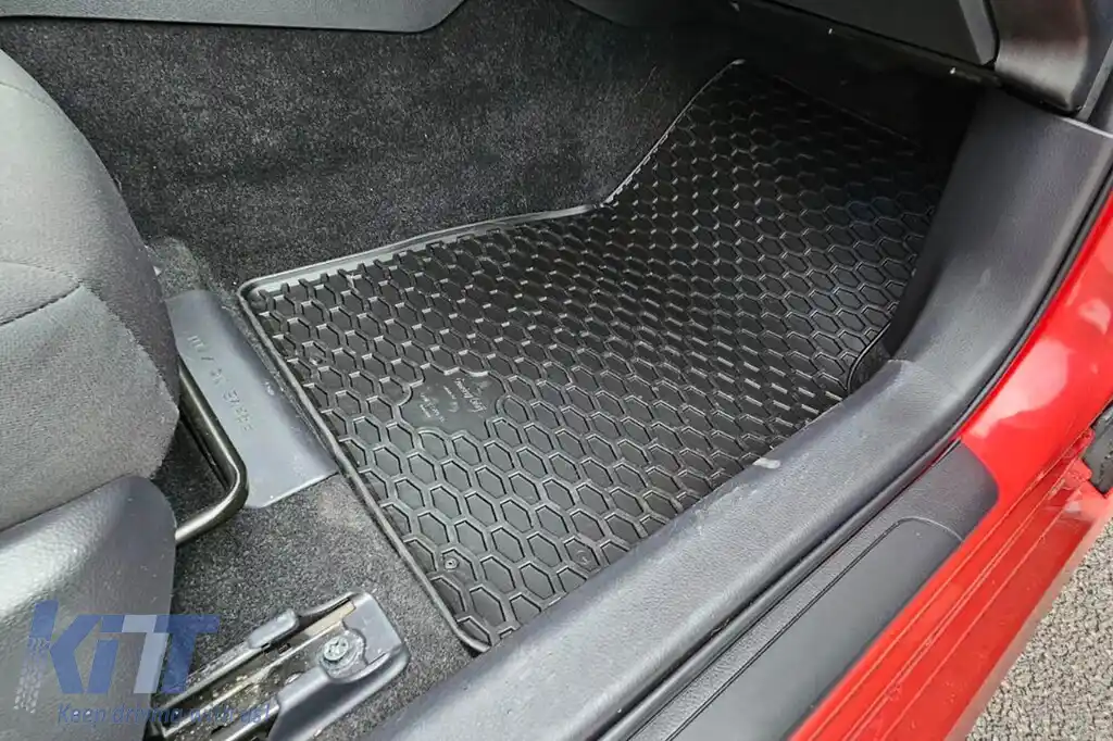 Mochete din cauciuc Gumarny Zubri potrivite pentru Toyota Camry după 2018, set de 4 piese, culoare neagră-image-6252359