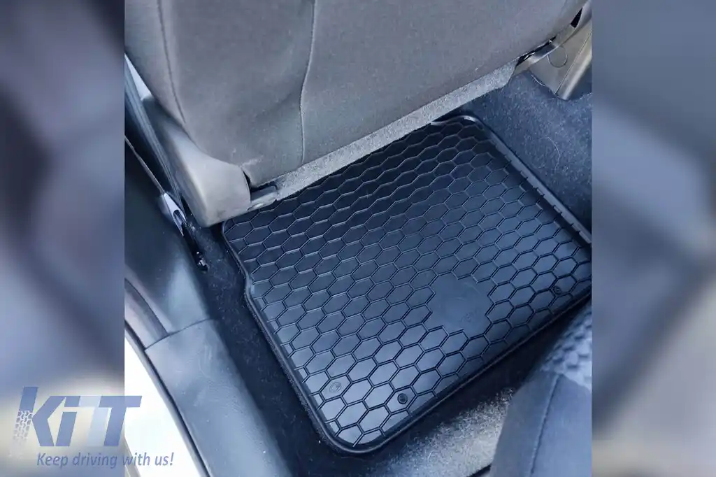 Mochete din cauciuc Gumarny Zubri potrivite pentru Suzuki S-Cross, S-Cross Hybrid după 2022, set de 4 piese, culoare neagră-image-6254745