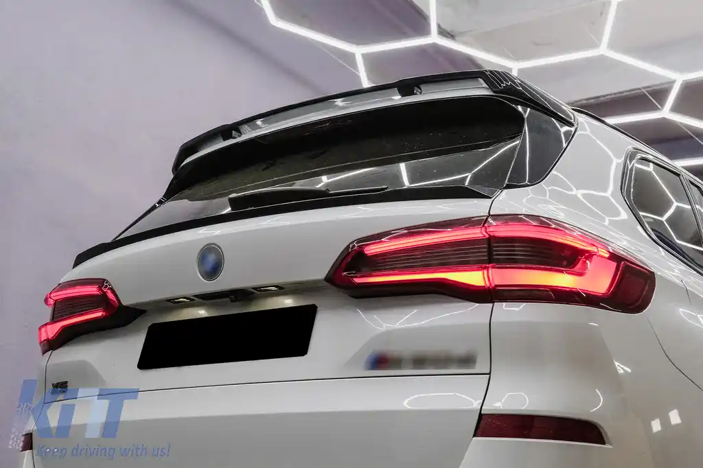 Pachet Exterior Aero cu Grila Centrala compatibil cu BMW X5 G05 (2018-2022) M-Tech Black Knight Design Negru Lucios-image-6104884