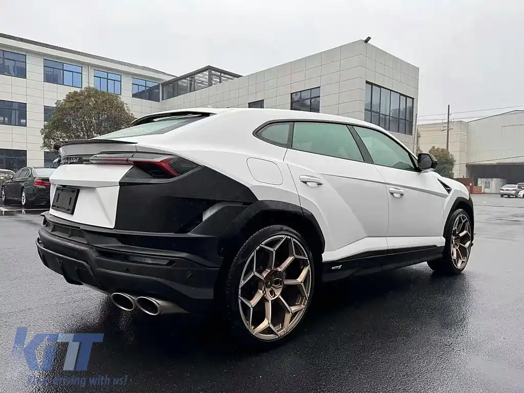 Pachet Exterior Complet compatibil cu Lamborghini Urus (2018-2022) Conversie la 2023 Design-image-6110562