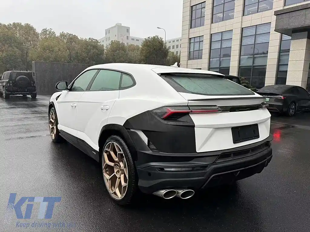 Pachet Exterior Complet compatibil cu Lamborghini Urus (2018-2022) Conversie la 2023 Design-image-6110565