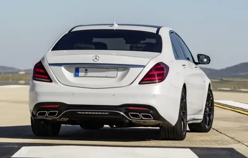 Pachet Exterior Complet compatibil cu Mercedes S-Class W222 Facelift (2013-06.2017) S63 Design Cu Grila Centrala Negru Lucios-image-6034024