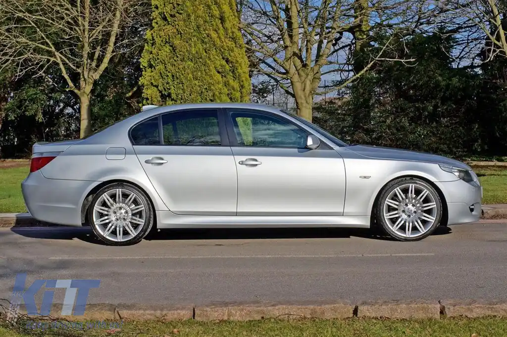 Pachet M Technik II potrivit pentru BMW Seria 5 E60 sedan 2003-2007 cu PDC, cu proiectoare de ceață, cu difuzor simplu pentru evacuare dublă -oo------image-6142712