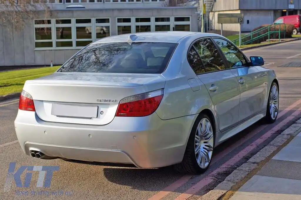 Pachet M Technik II potrivit pentru BMW Seria 5 E60 sedan 2003-2007 cu PDC, cu proiectoare de ceață, cu difuzor simplu pentru evacuare dublă -oo------image-6142713