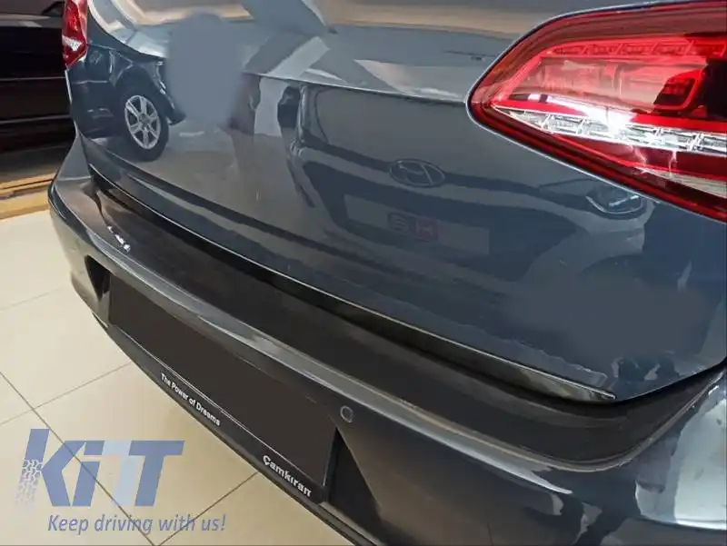 Protector de portbagaj - Decorativ potrivit pentru VW Golf VII (7) 2013-2020 Autocolant Lucios Negru-image-6316579