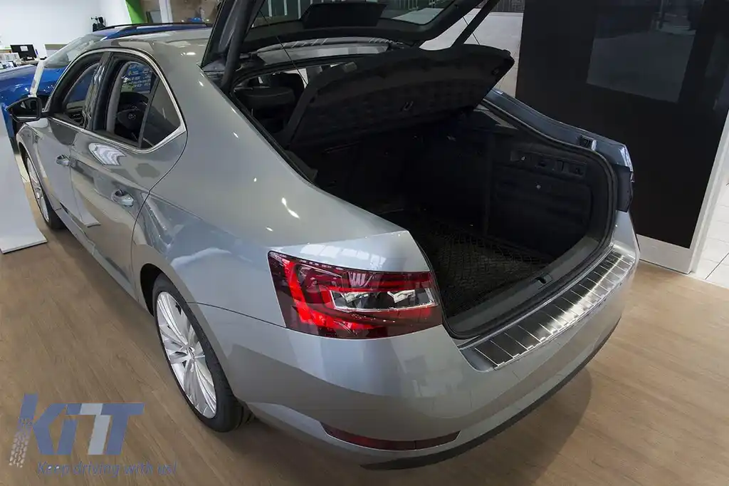 Protector pentru bara spate Avisa potrivit pentru Skoda Superb Liftback 2015-2019, după 2019, crom-image-6211587