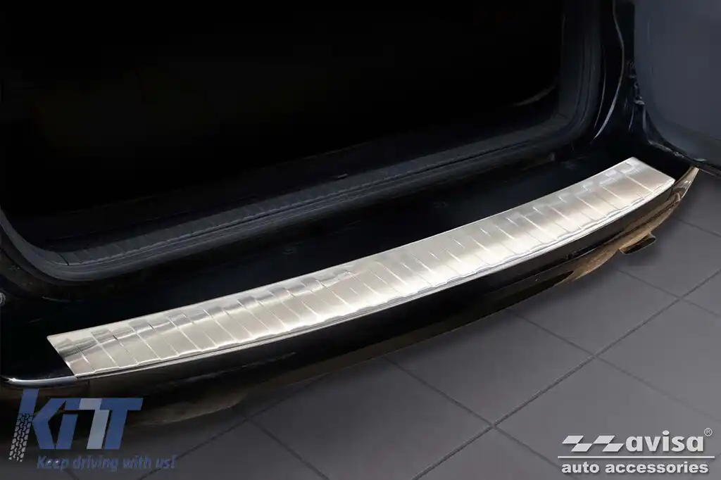 Protector pentru bara spate Avisa potrivit pentru Toyota Rav4 2008-2010, pentru versiunea cu roată de rezervă, crom-image-6211634