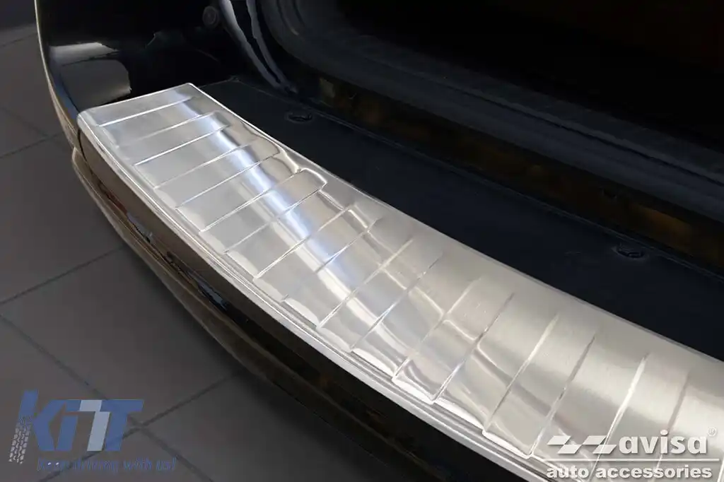 Protector pentru bara spate Avisa potrivit pentru Toyota Rav4 2008-2010, pentru versiunea cu roată de rezervă, crom-image-6211635