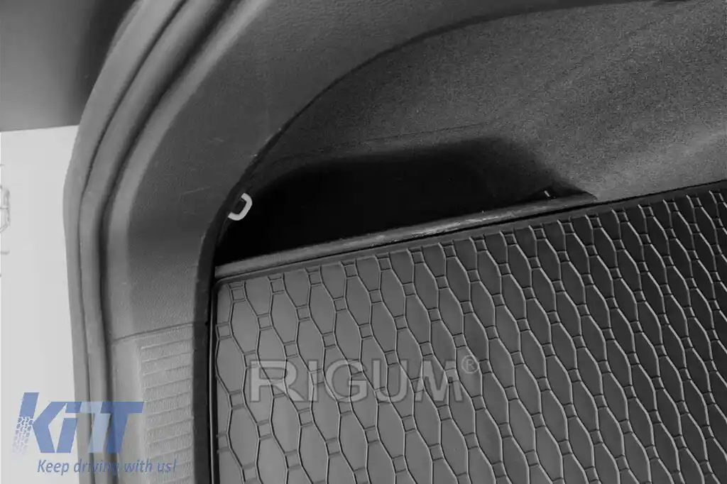 Rubber trunk mat by Rigum for Volkswagen Golf 7 wagon 2012-2019 with the trunk floor in the upper position-image-6225795