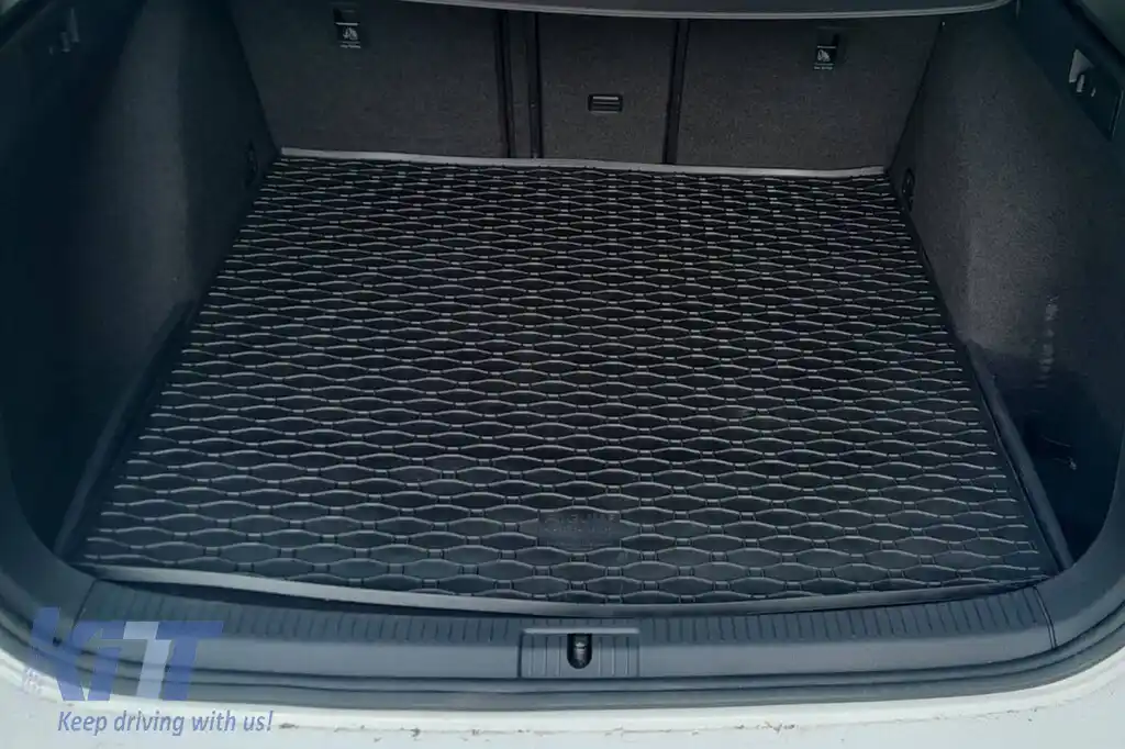 Rubber trunk mat by Rigum for Volkswagen Golf 7 wagon 2012-2019 with the trunk floor in the upper position-image-6225796