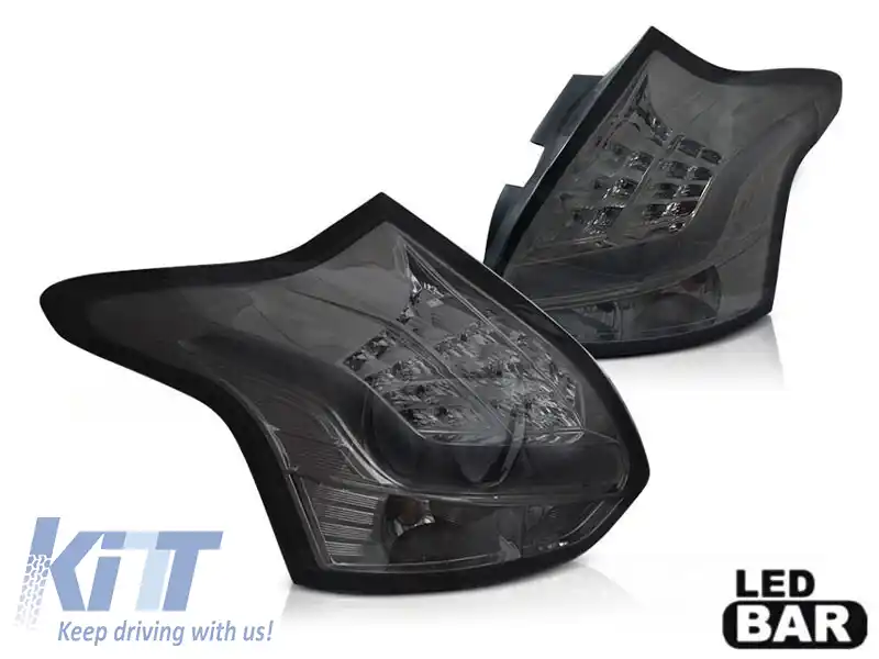 Set de stopuri LED tuning potrivit pentru Ford Focus hatchback 2011-2014 cu bază complet fumurie, stânga și dreapta