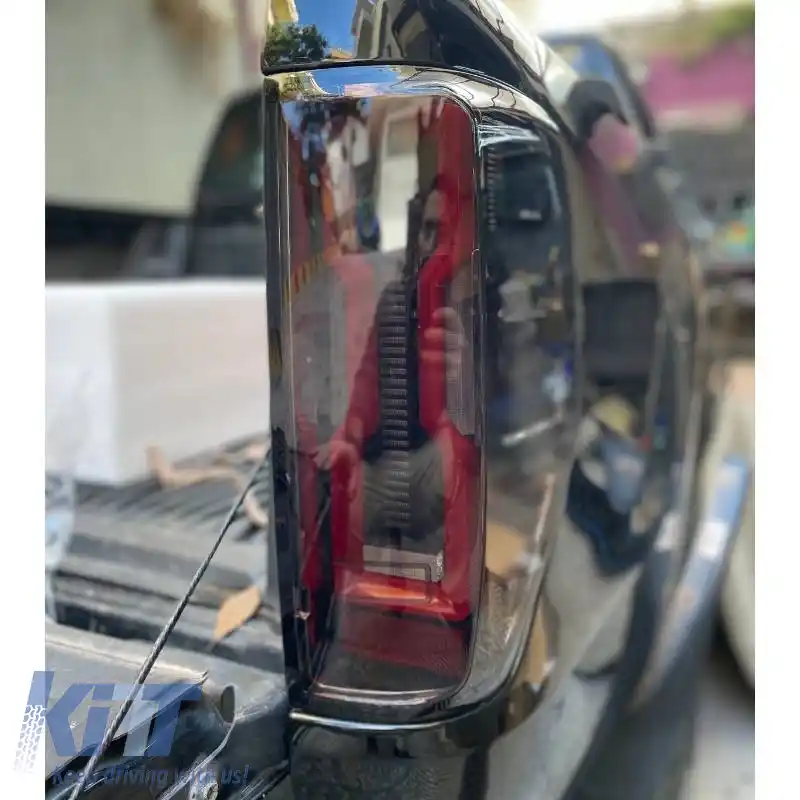 Set de stopuri potrivit pentru Isuzu D-Max 2020+ Bară LED Neagră-image-6314224