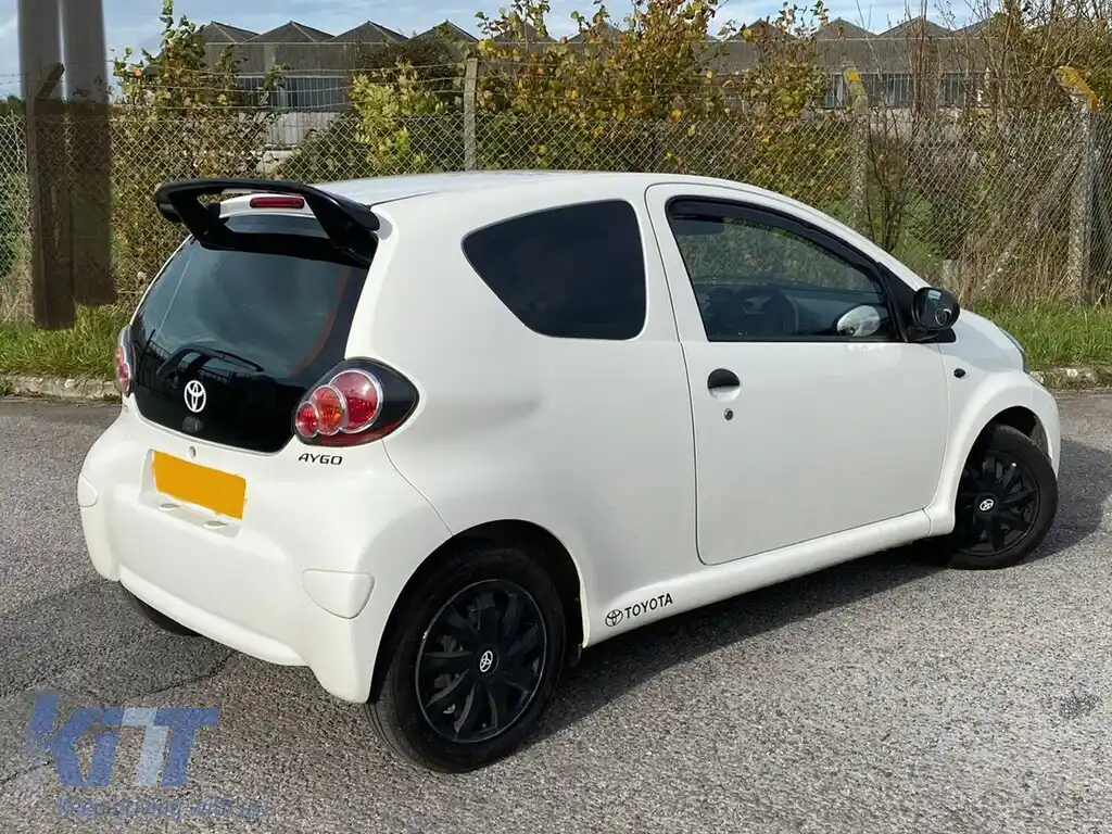 Spoiler Motordrome Design versiunea 2 potrivit pentru Toyota Aygo Mk1 2005-2014