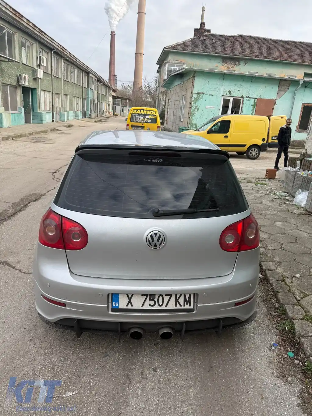 Spoiler pentru geamul din spate, potrivit pentru Volkswagen Golf 5, finisaj negru lucios-image-6260918