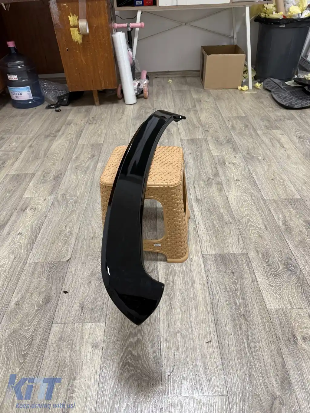 Spoiler pentru geamul din spate, potrivit pentru Volkswagen Golf 5, finisaj negru lucios-image-6260920