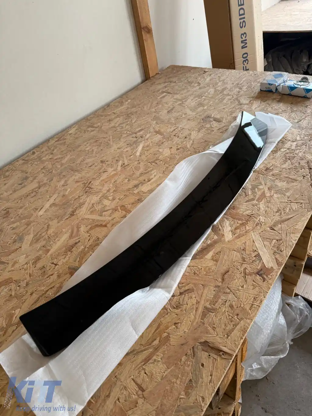 Spoiler pentru luneta potrivit pentru Mercedes C Class W204 finisaj negru piano-image-6260906