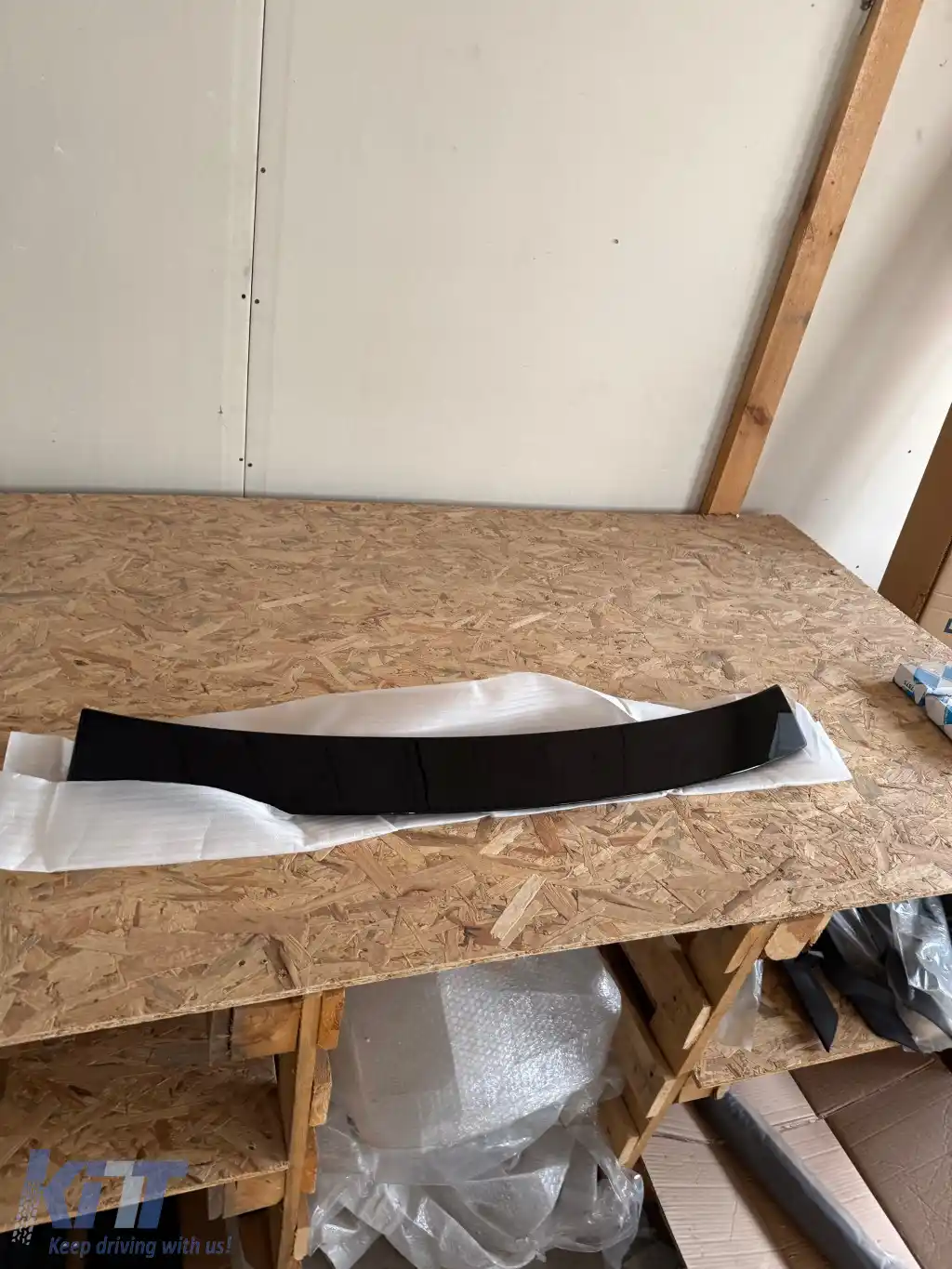 Spoiler pentru luneta potrivit pentru Mercedes C Class W204 finisaj negru piano-image-6260907