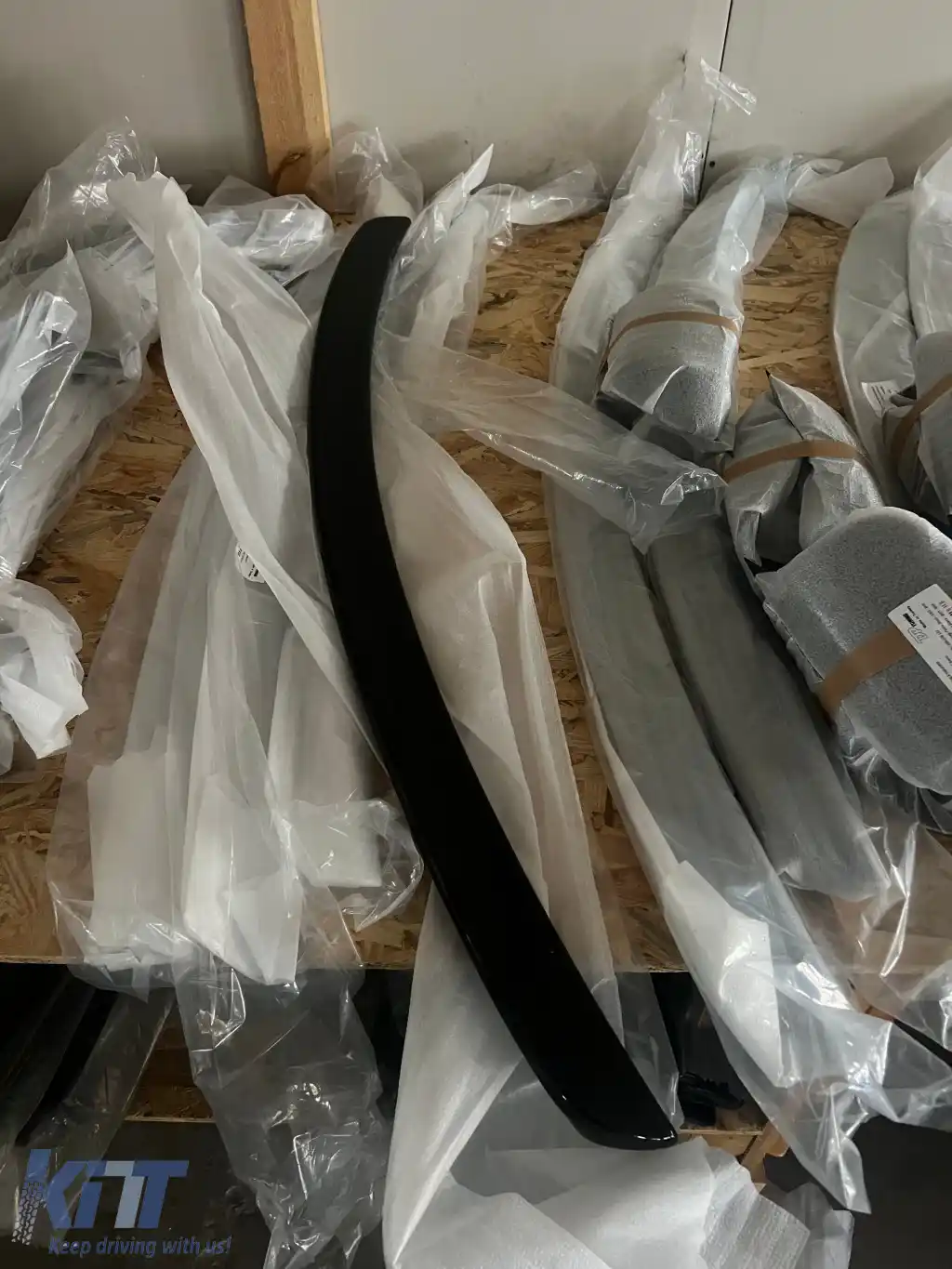 SPOLIER SPATE potrivit pentru MERCEDES CLS W219 2005-2010-image-6260490