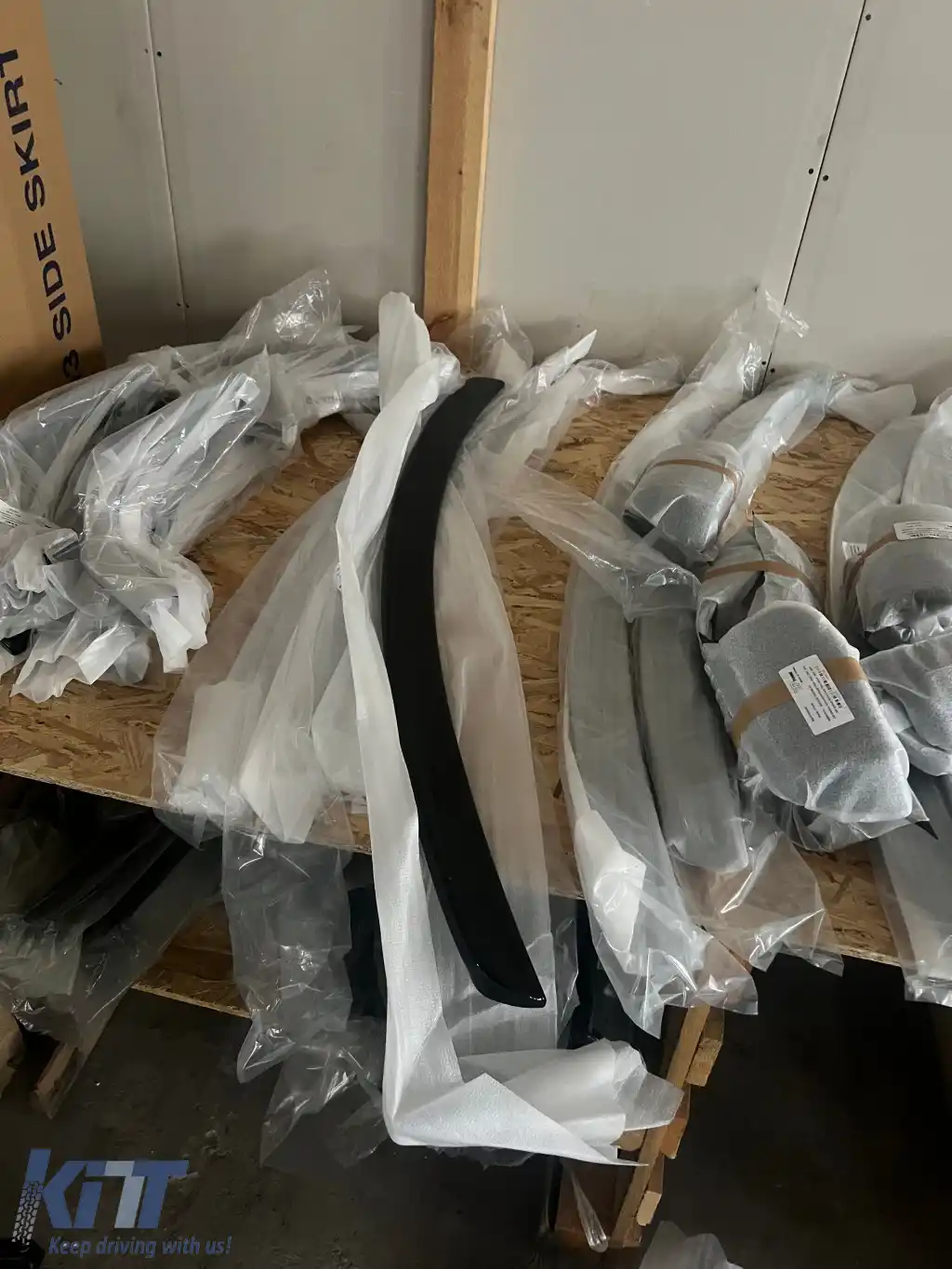 SPOLIER SPATE potrivit pentru MERCEDES CLS W219 2005-2010-image-6260493