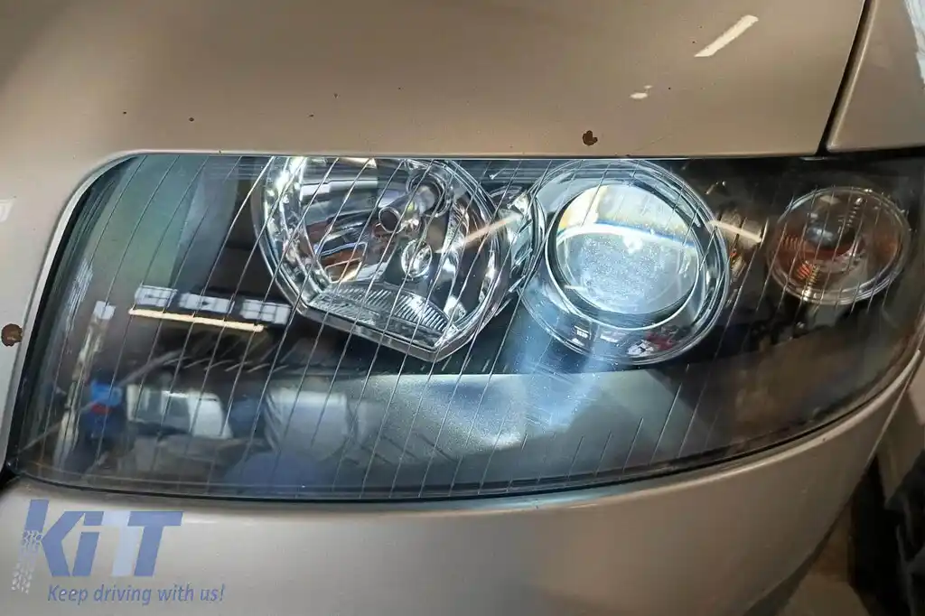 Sticlă stângă pentru farul Audi A4 B6 2000-2004-image-6139872