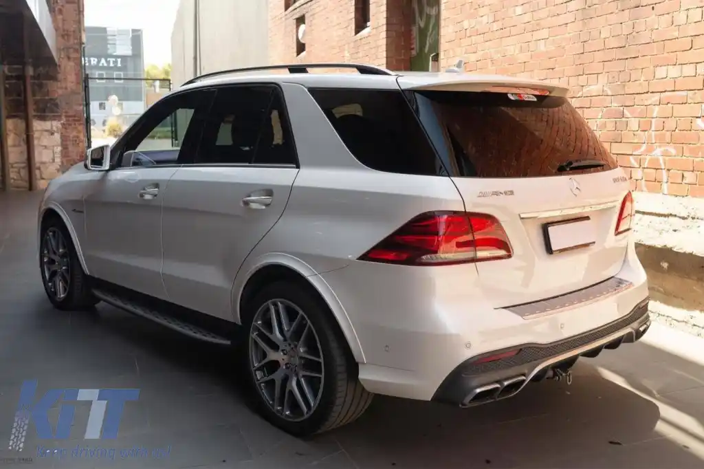Un pachet de design tip 63 potrivit pentru Mercedes GLE W166 2015-2019 cu bara de protecție spate-image-6265145