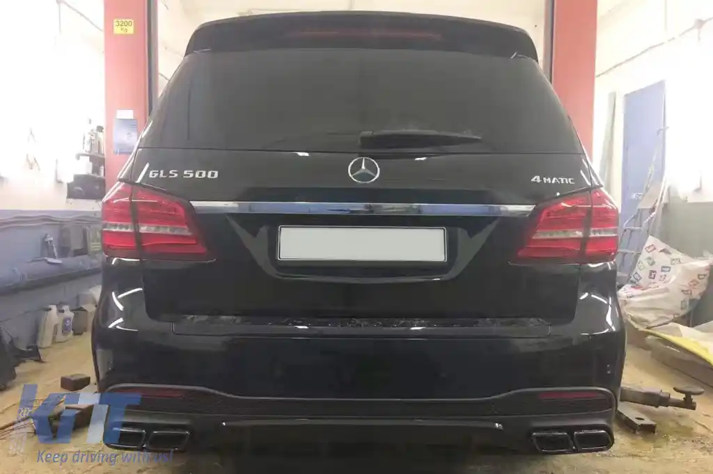 Un pachet de design tip 63 potrivit pentru Mercedes GLS X166 2015-2018 cu elemente cromate și țevi de eșapament-image-6265421